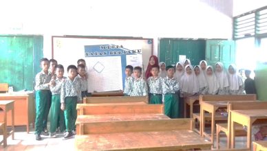 Foto : Kegiatan Penelitian Penggunaan Media Papan Berpaku